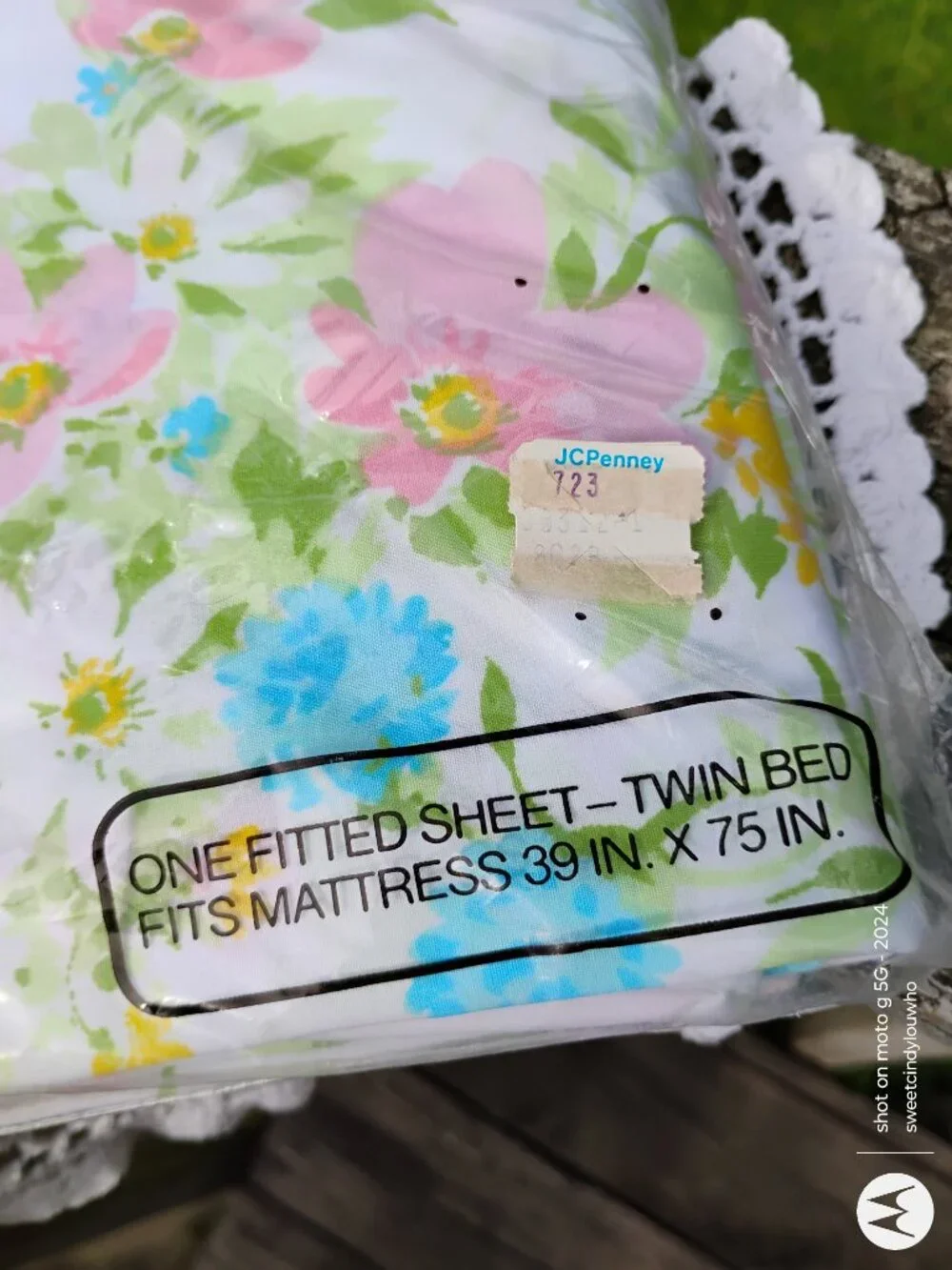 Twin FITTED sheet new old stock JCPenney vintage 1970s Juliet floral print